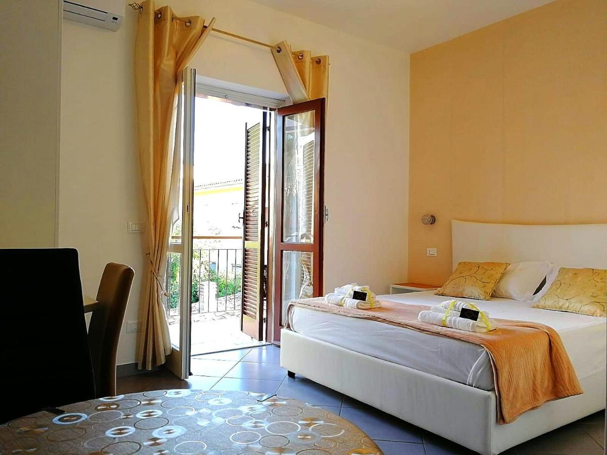 B&B Le Ninfe Санта-Доменика Экстерьер фото